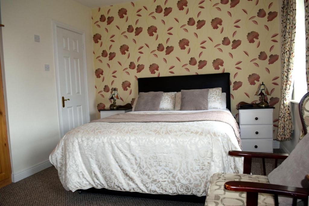 Orchard Grove room 6